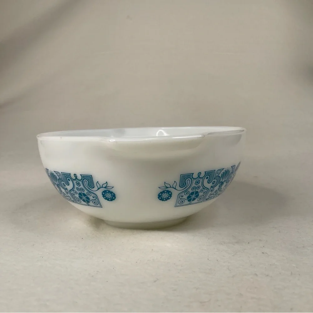 Pyrex Cinderella Bowl 2.5 QT Horizon Blue Vintage